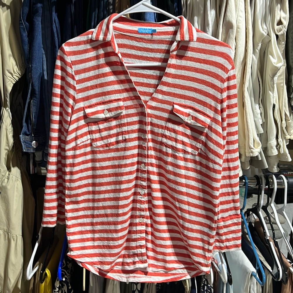 J. McLaughlin button down casual shirt. Size S.